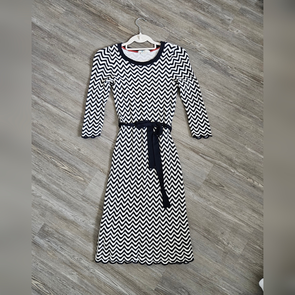 Boden Lucinda Knit Navy and White Chevron Midi Dress